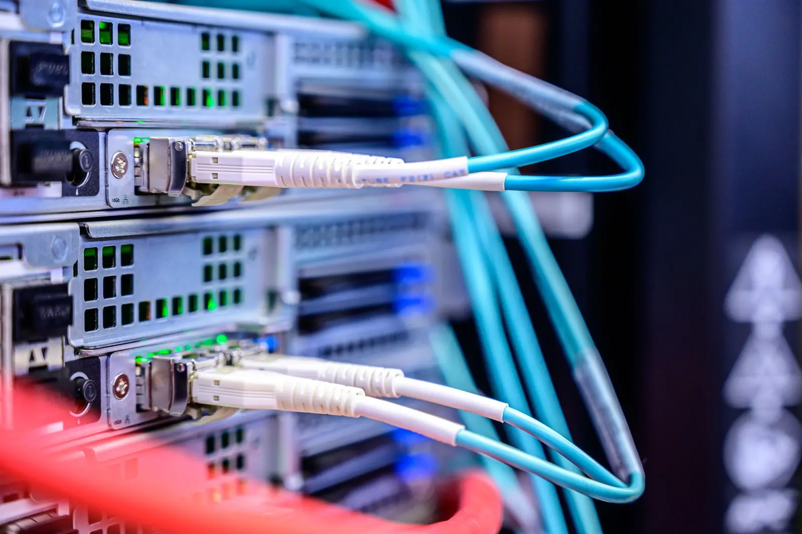 Infraestrutura de rede e equipamentos de TI em uma instituição de ensino