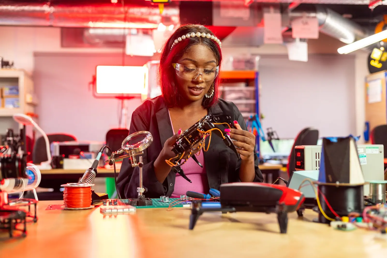 Laboratório de informática moderno em uma instituição de ensino